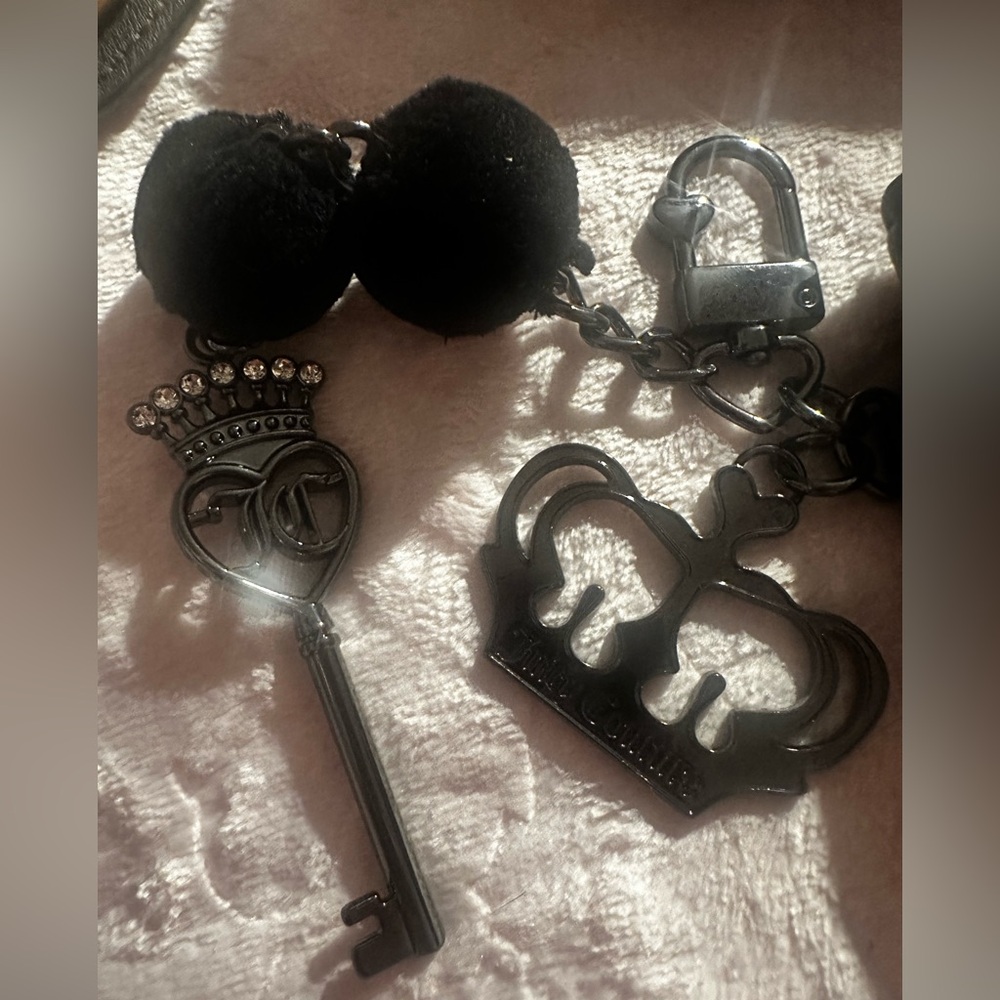 Juicy Couture black charm set - Picture 8 of 10